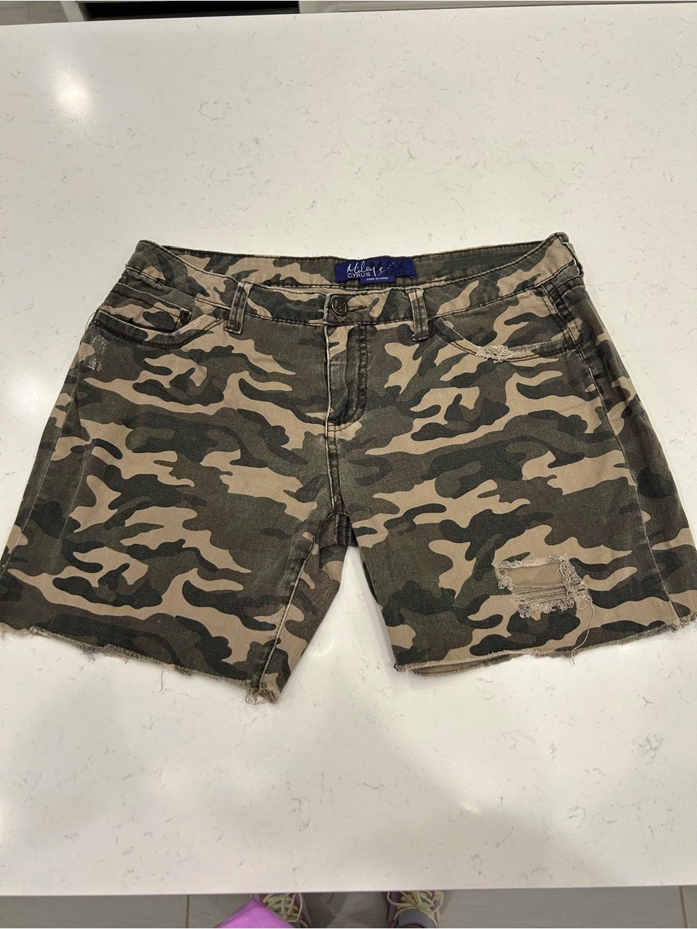 Miley Cyrus & Max Azria Men's Camo Cutoff Shorts - Olive & Tan